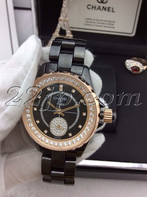 シャネル時計背面デザイン